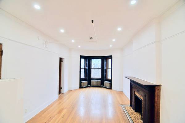 Bed Stuy Junior 1 Bed with Entry Foyer