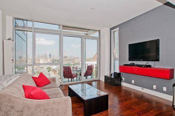 Don t miss this rare opportunity to own a loft like studio at The Vere condominium in a prime Long Island City location !