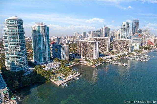 Astonishing Biscayne Bay view residence located on the 31st floor at Skyline on Brickell