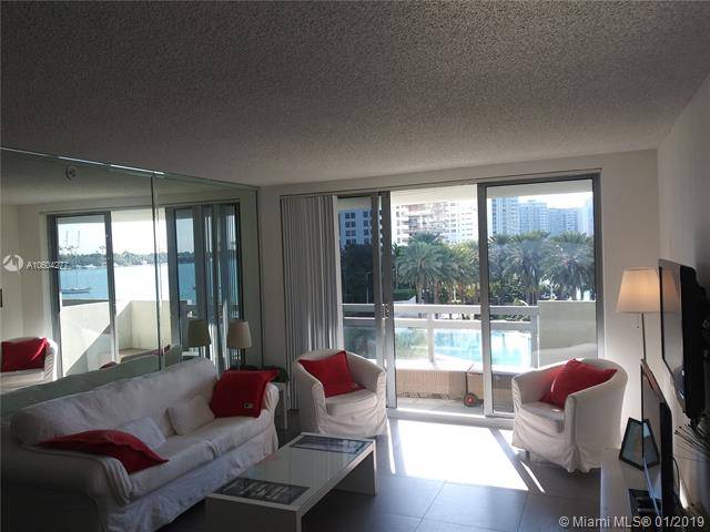 2 bedroom 2 bath full of light open view on the bay and Miami Downtown