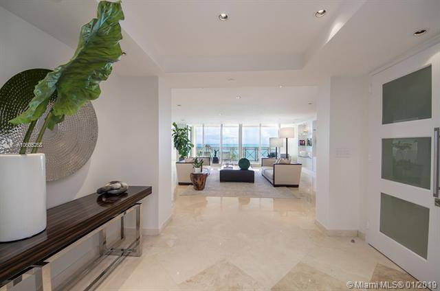 This is the one you've been waiting for - GRAND BAY TOWER COND 5 BR Condo Key Biscayne Florida