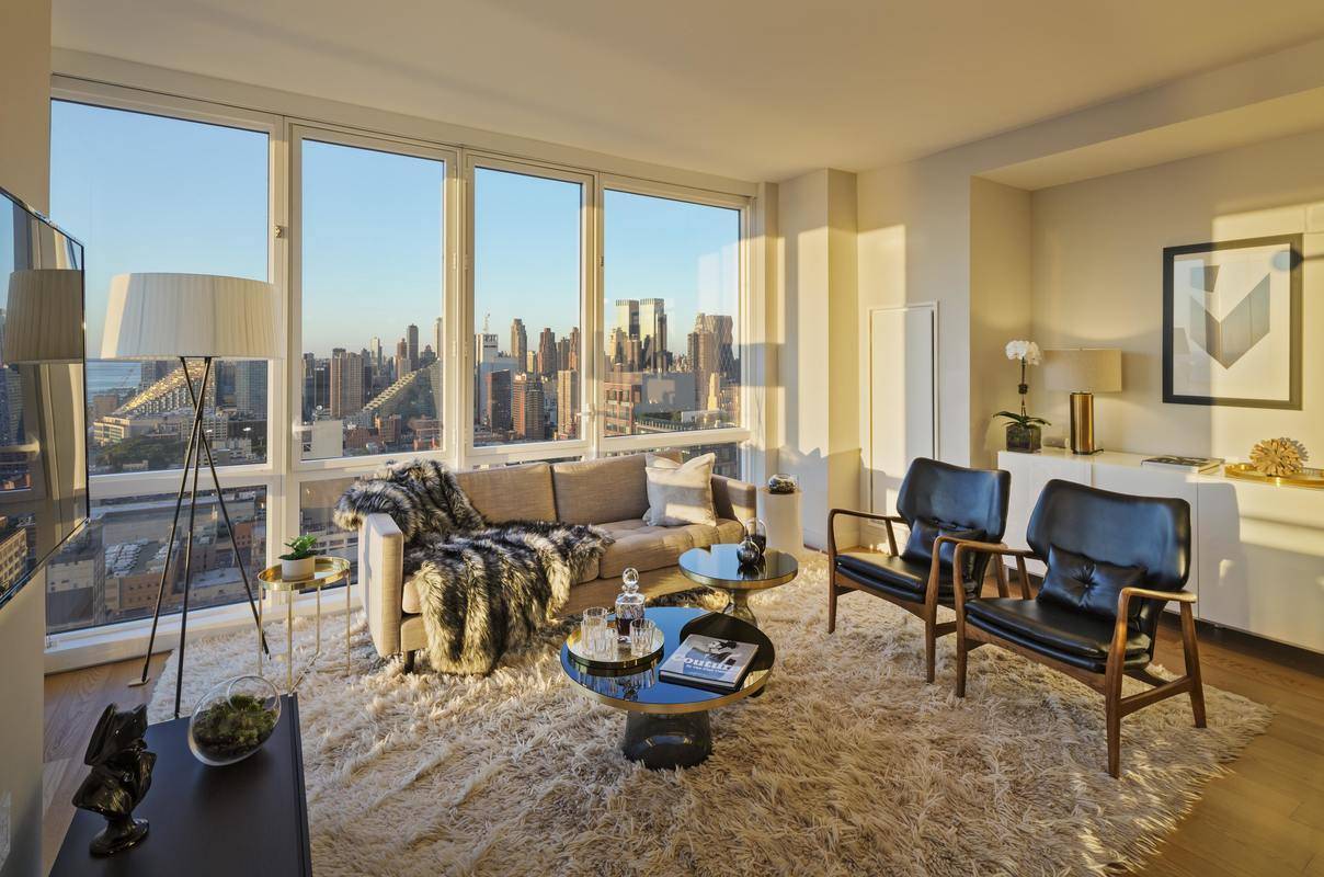 No Fee! Large corner two bedroom facing south and east with views of the Empire State Building and lots of closet space!