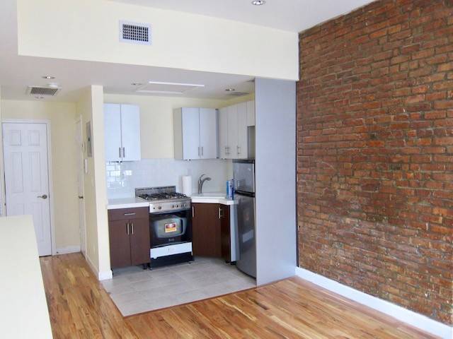 Beautifully renovated one bedroom apartment in Gorgeous brownstone building in amazing Union Square Gramercy location on East 18th bet 2nd amp ; 3rd Ave.