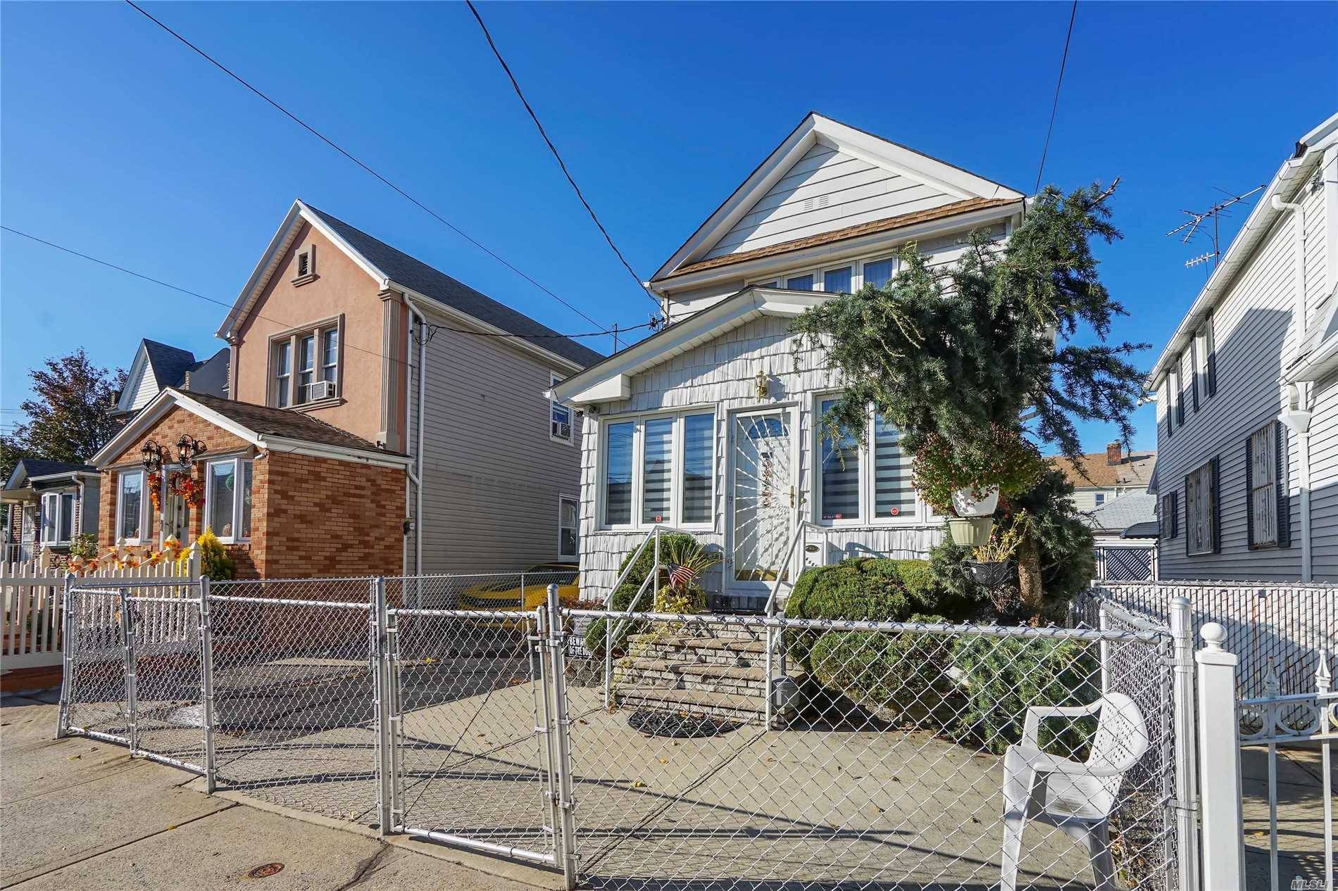 Beautiful 1 Family Home In The Heart Of Ozone Park.
