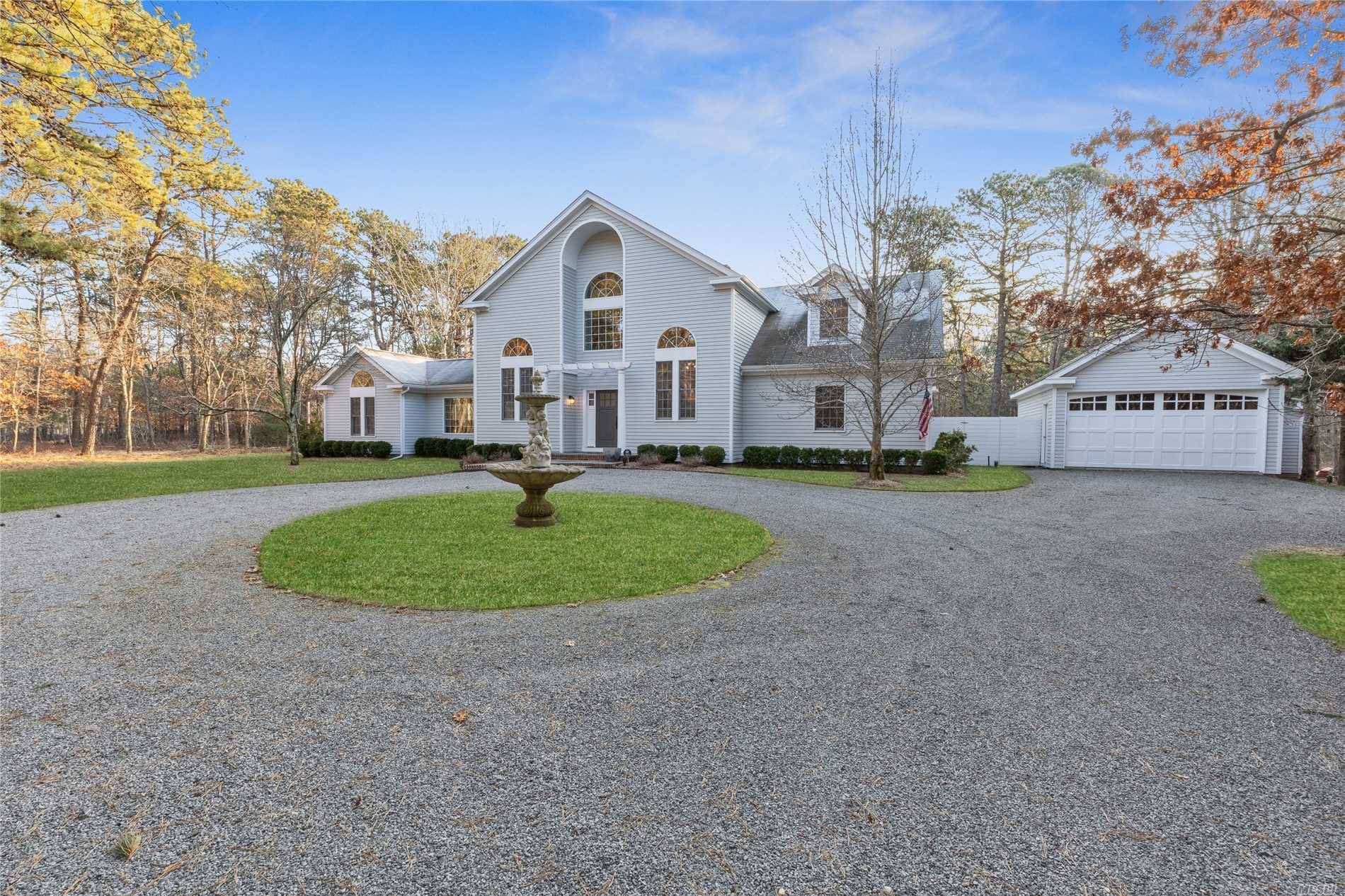 This Outstanding Contemporary Home, Completely Renovated In 2015, Is Situated Just Five Minutes From Sag Harbor Village And Eight Minutes From East Hampton Village.