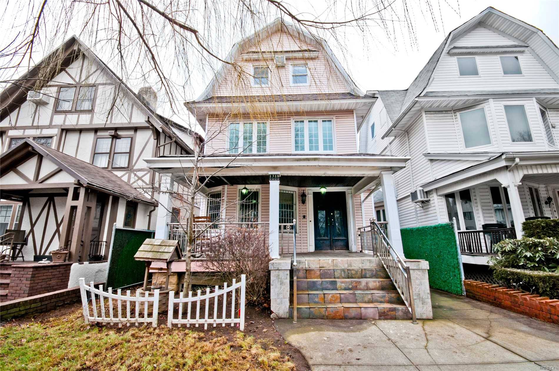 Large Victorian In Prime Location,Quaint Wrap Around Porch,5 Bedrooms Converted To 4.