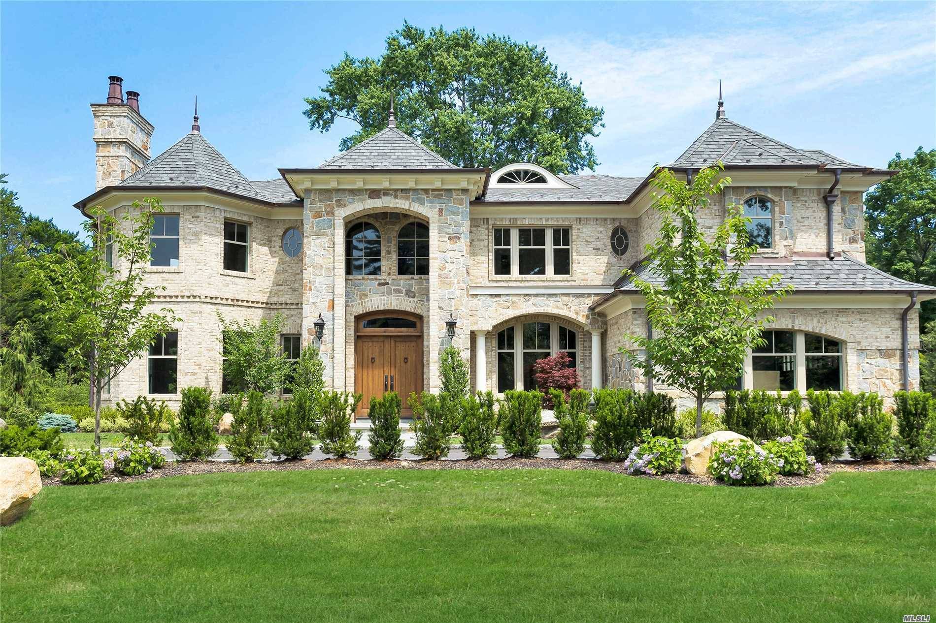 Roslyn Heights. Extraordinary Brick And Stone New Construction Colonial In Roslyn Heights Country Club, Built By Renowned Developers.