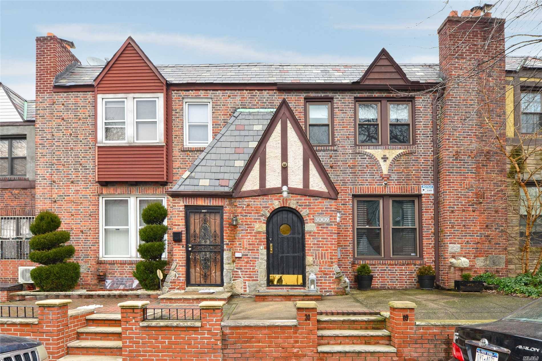 Just Arrived- Charming And Well Maintained Tudor Style Hone On A Great Block.