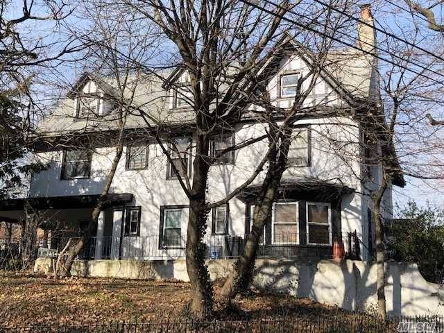 Largest 1 Family House In Springfield Gardens, All Large Rooms 3 Floors Of Living Space 4600 Square Feet.