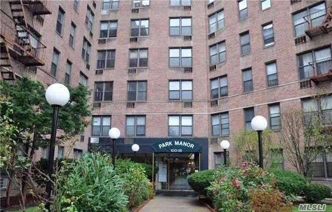 Diamond Large 1400 Sf 2 Bed 2 Bath Condo In Heart Of Forest Hills.