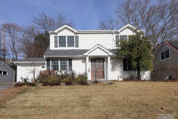 Beautifully Maintained 5Br, 2Bth Home Is New Salem.