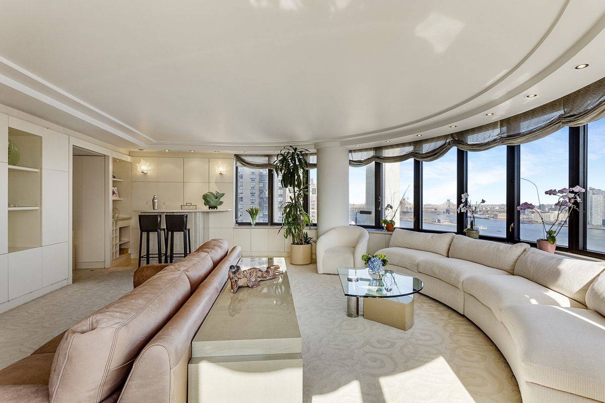 Elegant Spacious Three Bedroom in Exclusive Murray Hill Condominium (NO FEE)