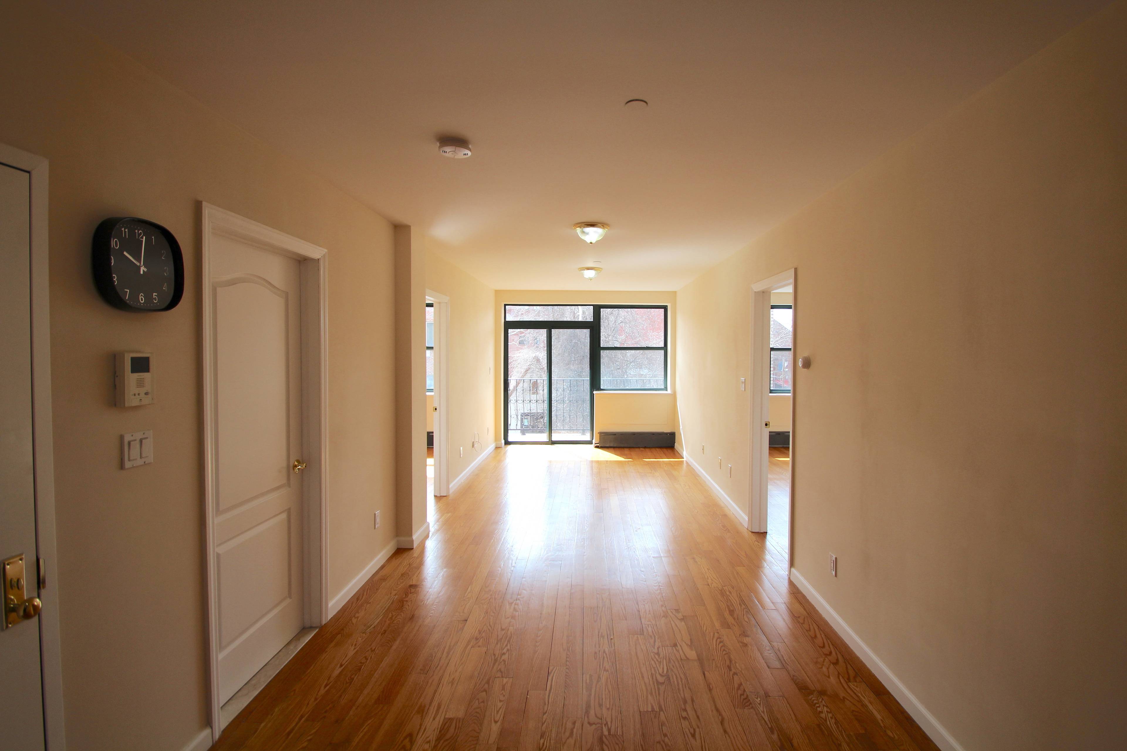 Briarwood, Queens: Luxury 2 Bed 2 Bath with Washer/Dryer in Elevator Building + Available Parking!