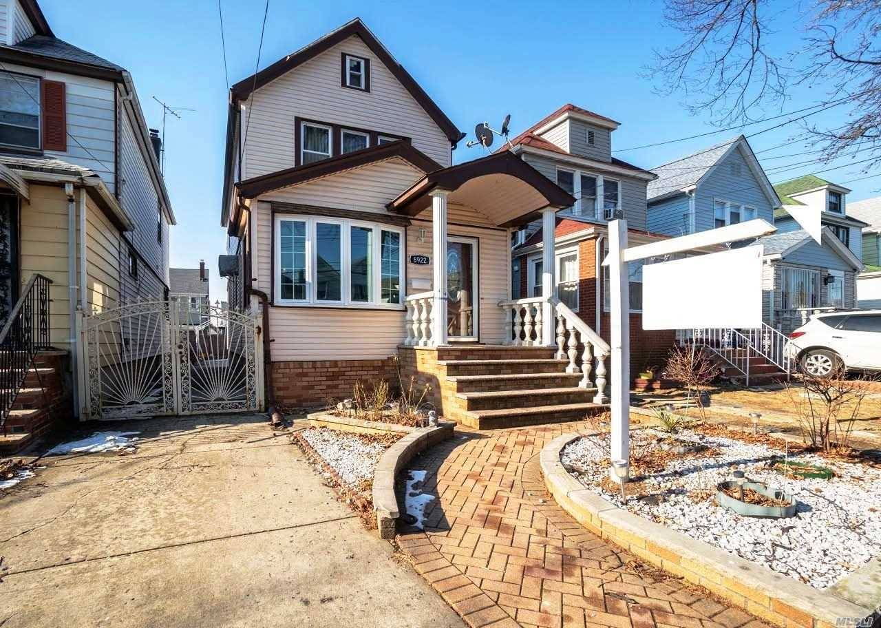 This Beautiful Detached 1 Family Colonial Style Home Located In Queens Village Only 2 Minutes Away From The Q1, Q27 And Q88 Bus Line.