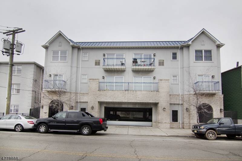 Welcome to this Fabulous condo, Offers total 6 rooms 3 Bedrooms 2 full bathrooms, Living dining room, beautiful kitchen w Granite counter tops with island backsplash, Washer Dryer.