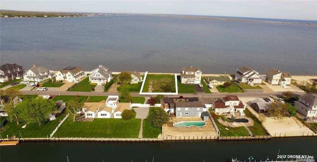 Amazing Waterfront Property Boasting A Million Dollar View !