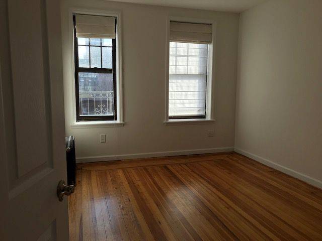 Charming 2 Bedroom in Elevator Building - Prime West Village Location - Charles Street - Laundry in Building