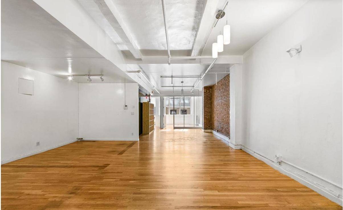 Live/Work Renovated Loft with 2000 sq Ft use as a 1, 2, 3 or 4 Bedroom/2 Bathroom