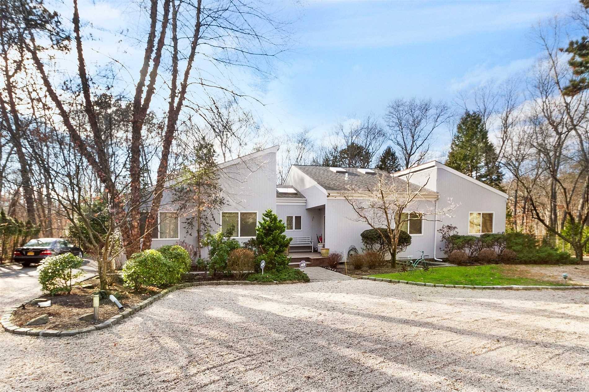 This Ultra-Chic Home Is Quick Ride From Nyc , Includes Private Beach Access Close To Private Airport And Many Golf Courses.