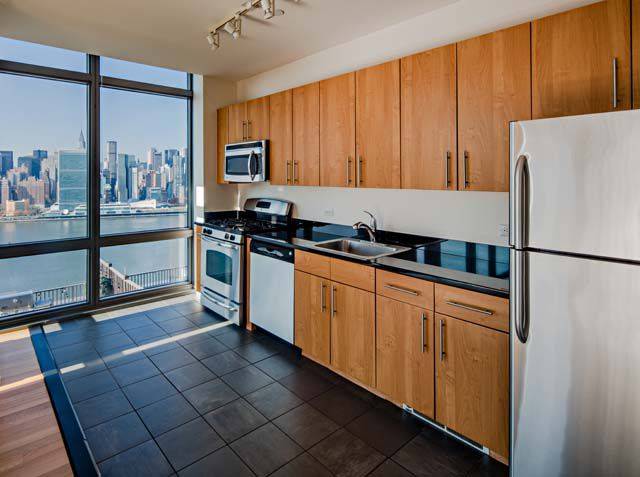 NO FEE Modern Luxury Finished WaterFront Studio Apartment In Long Island City One Stop To Midtown On The 7 Train
