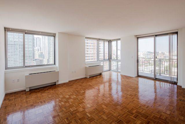 Modern Luxury Finished Water Front One Bedroom Apartment In Long Island City One Stop To Midtown On The 7 Train NO FEE!!