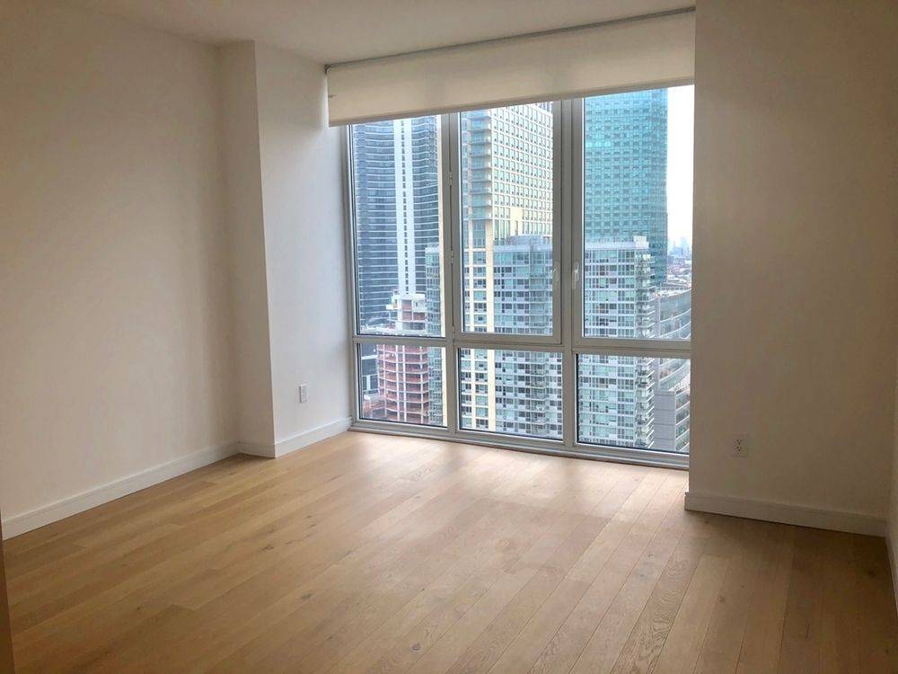 New No Fee Luxury High Rise Studio Apartment With Modern Finishes And Washer Dryer In Unit By LIC 7 Trains
