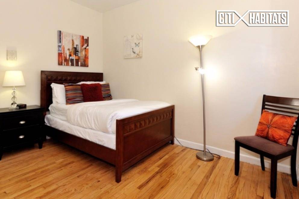Stay in Greenwich Village in this cozy studio situated at West 3rd Street and Sullivan Street.