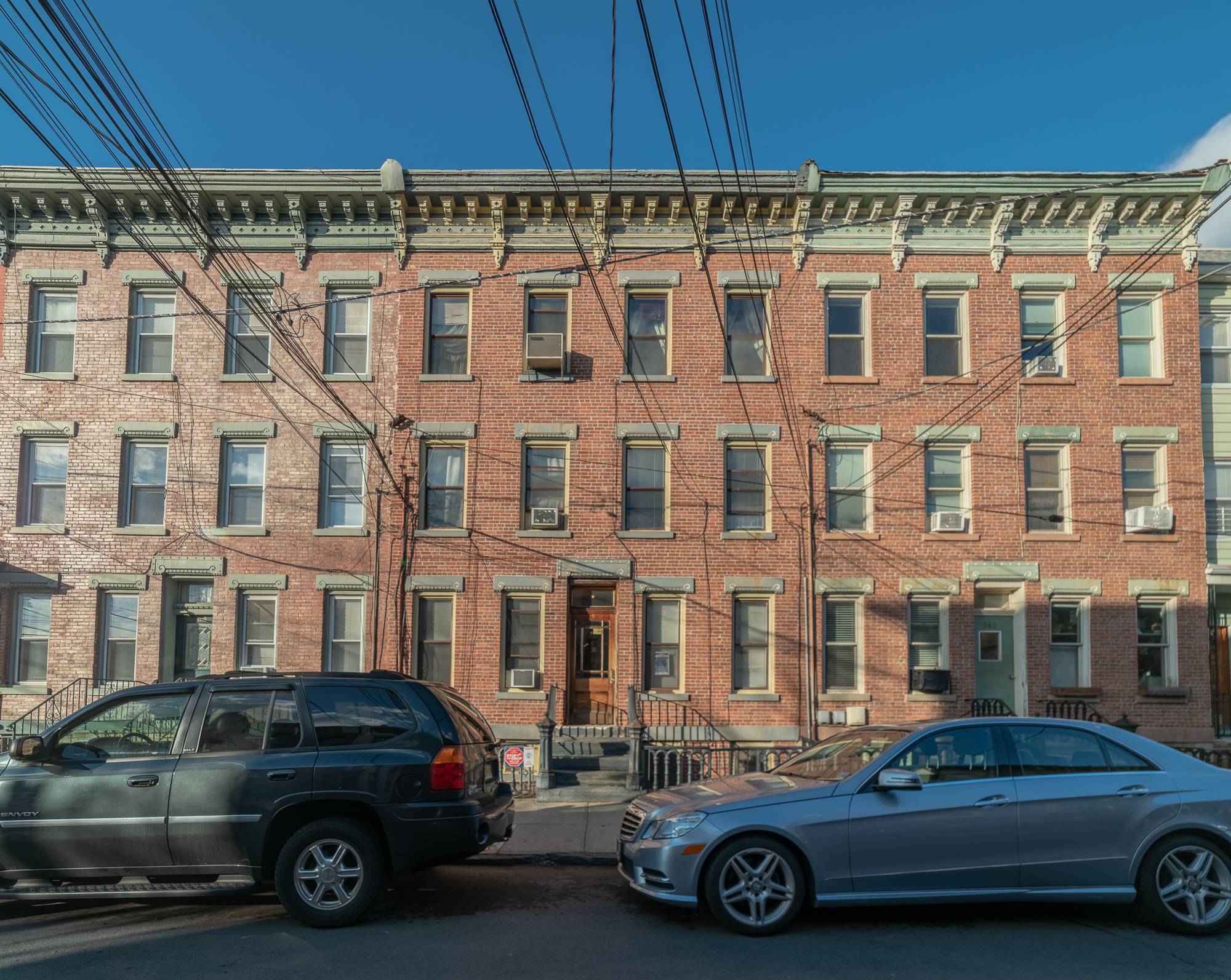 6 Unit Investment Property in Jersey City! Available Package with 493 Monmouth Street!