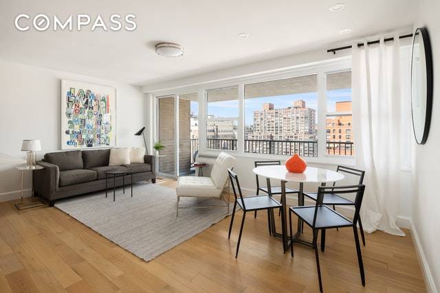 This beautifully designed one bedroom offers direct Hudson River views, perfect for watching incredible sunsets.
