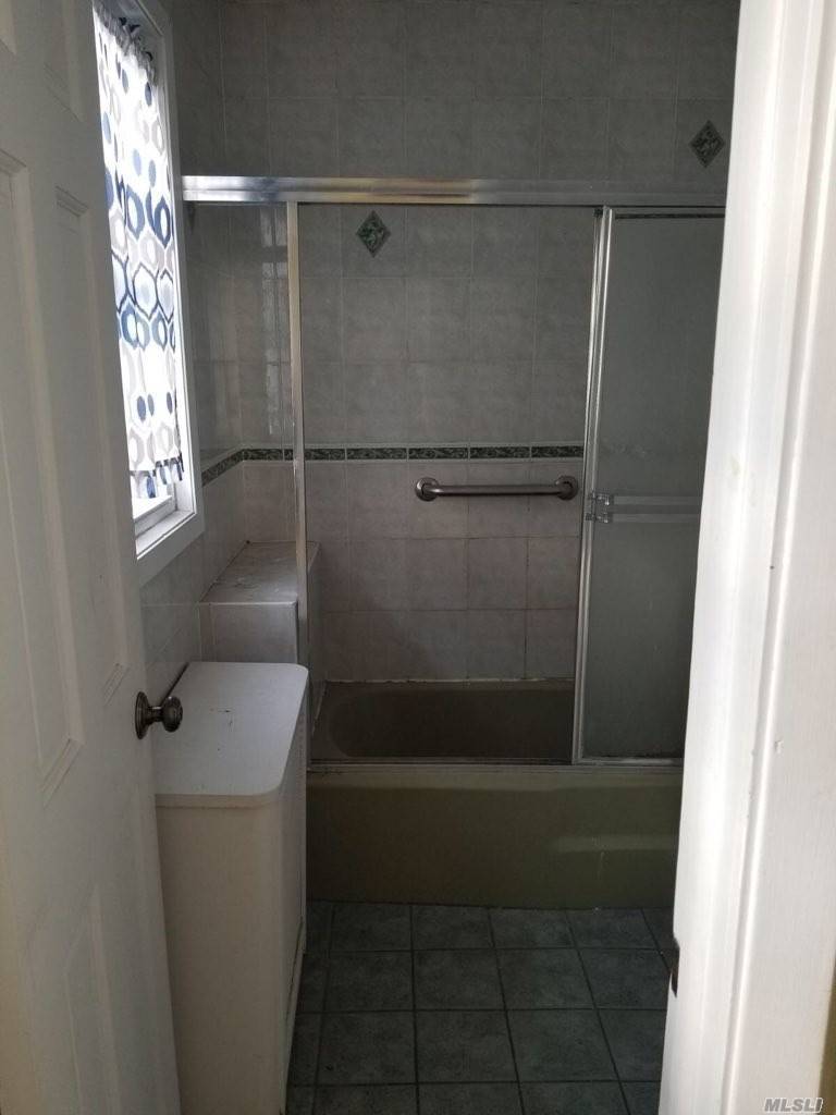 201st 3 BR House LIC / Queens