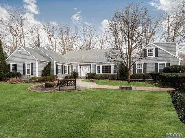 Charming Nantucket Style 4 Bedroom Home In Matinecock Farms.