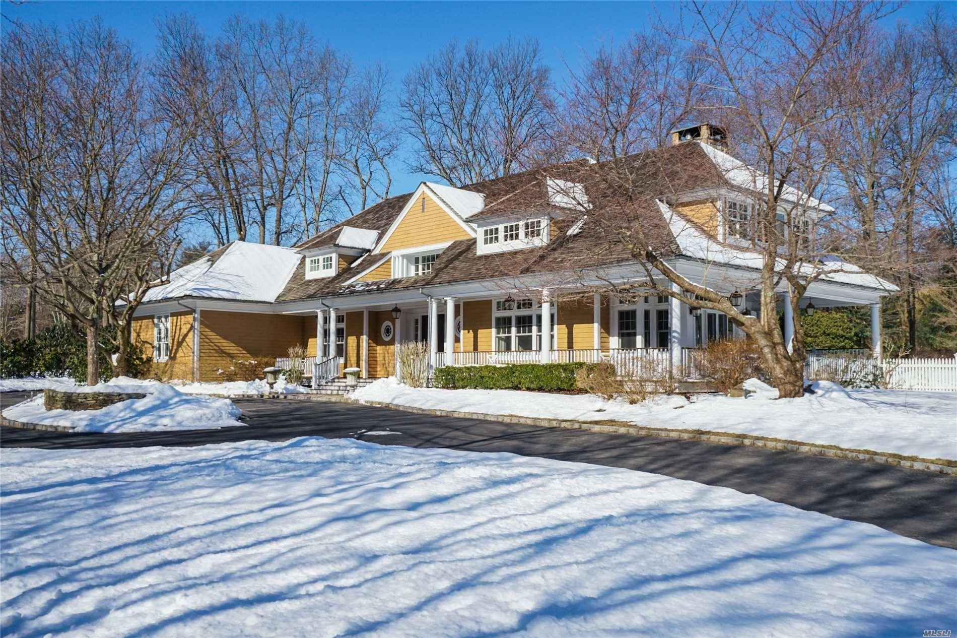 Hampton Home And Lifestyle 1 Hour From Nyc In Aspirational Beach Community On 2 Flat Professionally Landscaped Acres With Heated Pool, Spa, Poolhouse, Lighted Tennis Court.