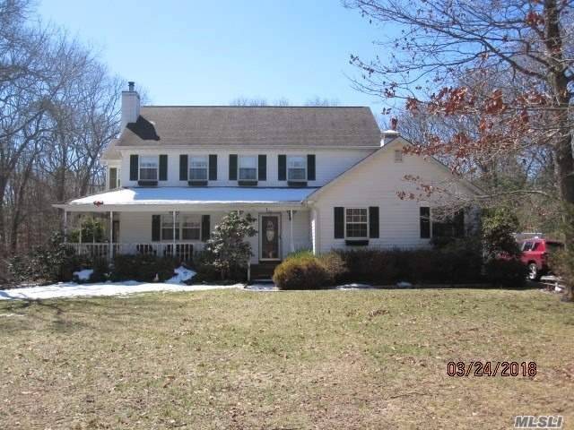 Large 5 Bedroom Colonial at End of Cul De Sac.
