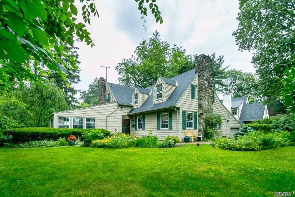 Sunny South Facing Storybook Tudor Located Within Close Proximity To Town, Lirr Buses.