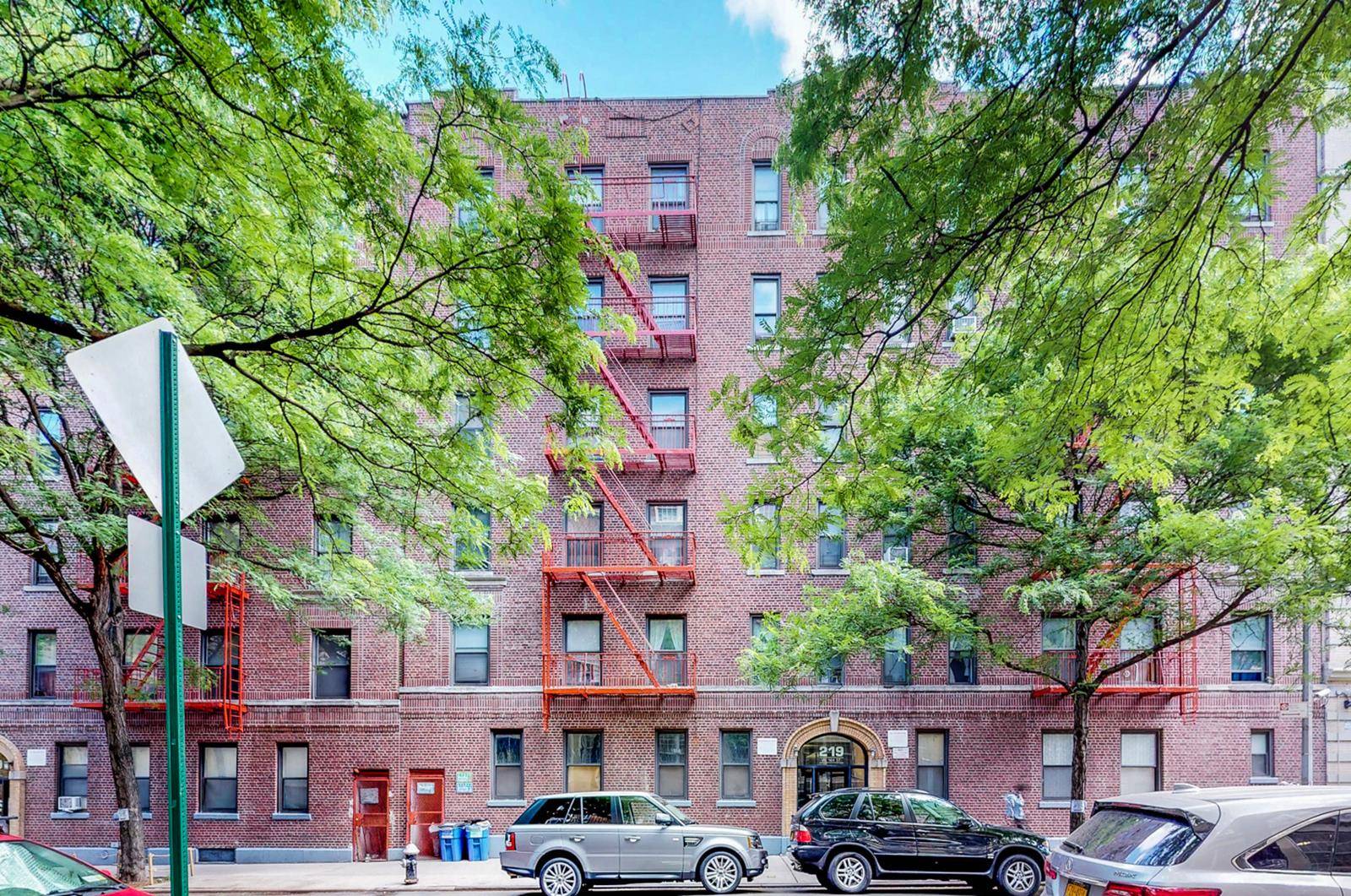A well maintained THREE BEDROOM apartment on the fourth floor in an HDFC co op building in Harlem.