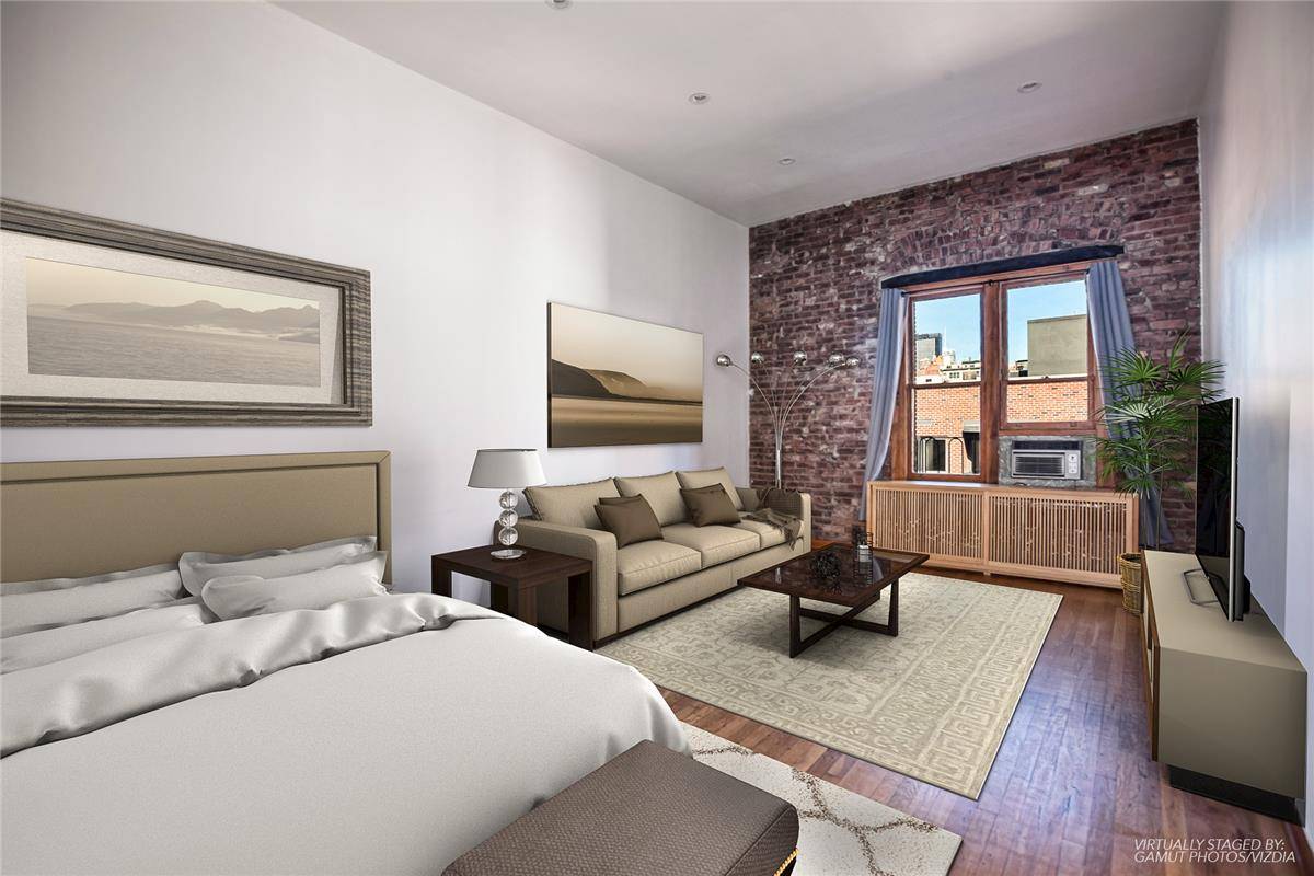 Embrace the loft life in this immaculately renovated Chelsea studio.