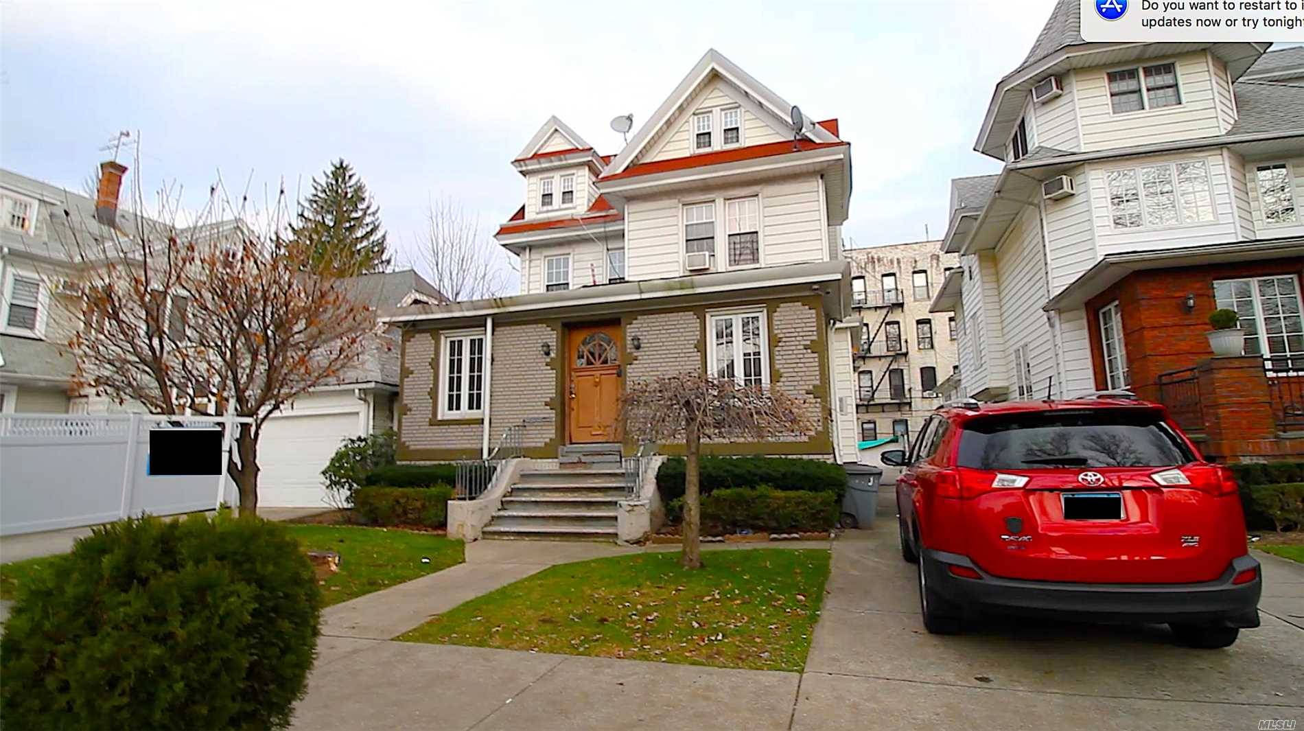 Large Victorian, On A Desirable Midwood Area, 2600 Sqf.