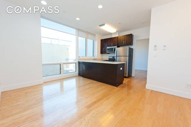 Brand new construction next to Astoria Park South 1 bed apt Over sized windows Heated floors Mitsubishi air conditioning Stainless steel appliances Dishwasher Elevator On site laundry Shared roof deck ...