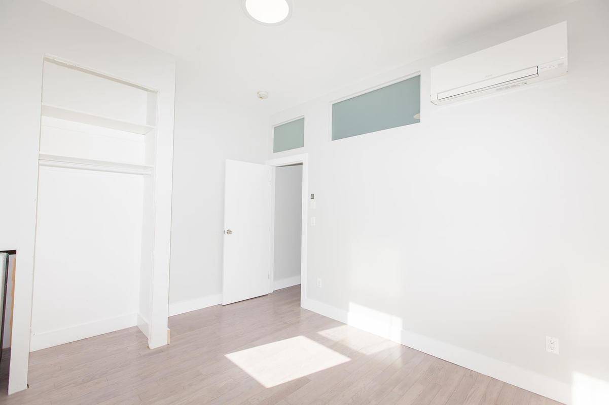 Beautiful modern 3BR in Greenpoint, tastefully renovated with all new fixtures.
