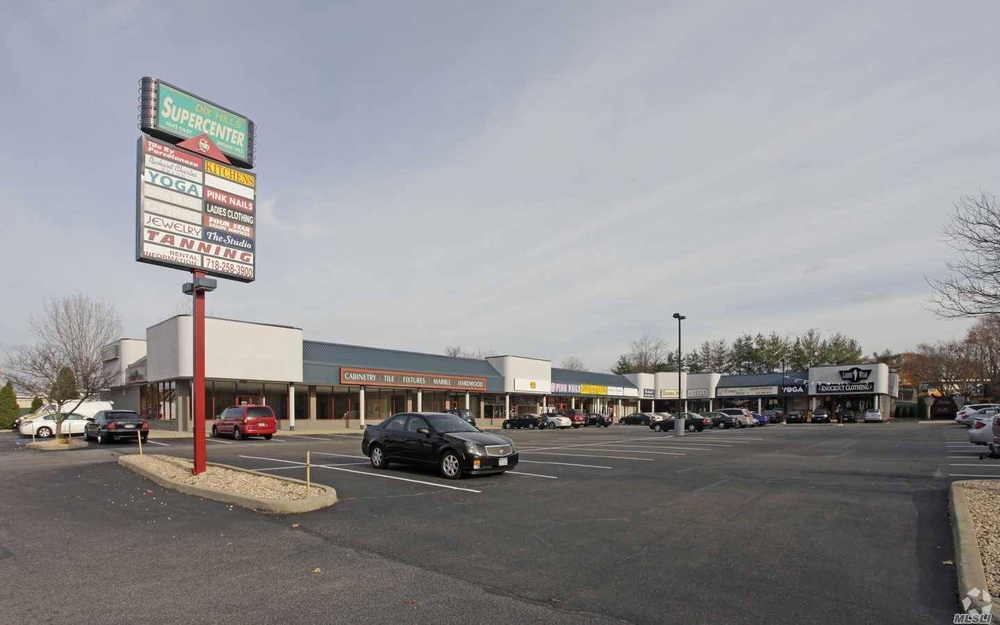 Retail Storefronts Available For Lease On Heavily Traveled Jericho Tpke.