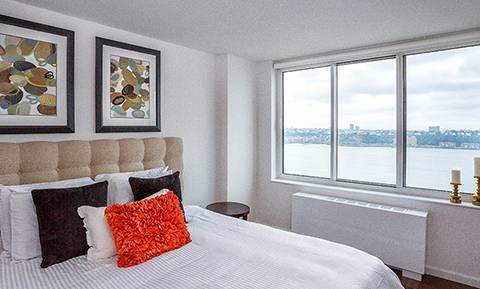 UES Must See One-Bedroom in Luxury High Rise w/Amazing Views.