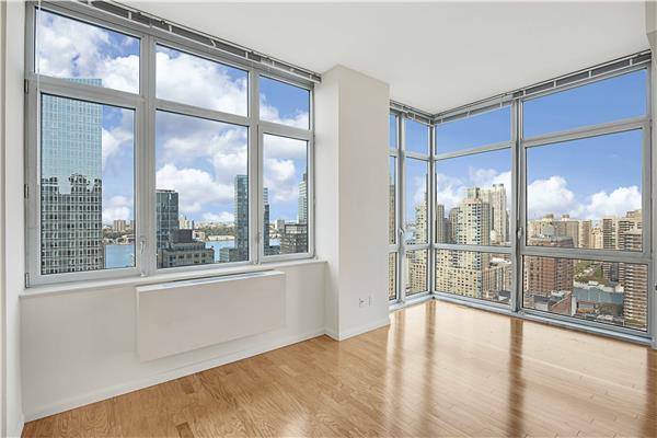 Great views - One Bedroom in Lincoln Square with Endless Amenities