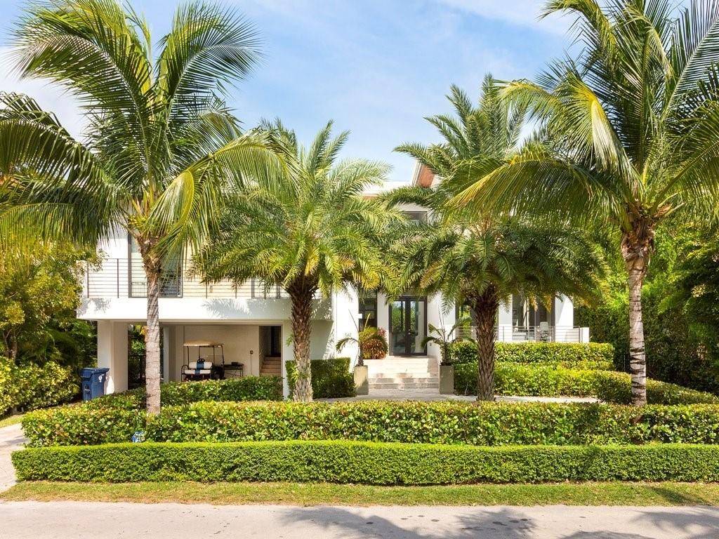 CHARMING HOME AT KEY BISCAYNE