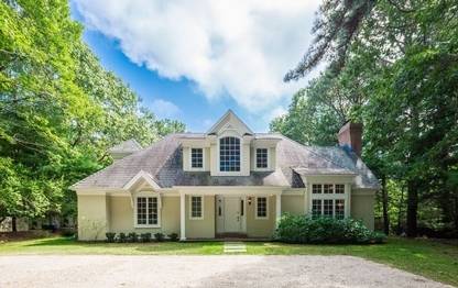 FABULOUS WAINSCOTT WITH 4 BEDROOMS,4.5 BATHROOMS AND POOL