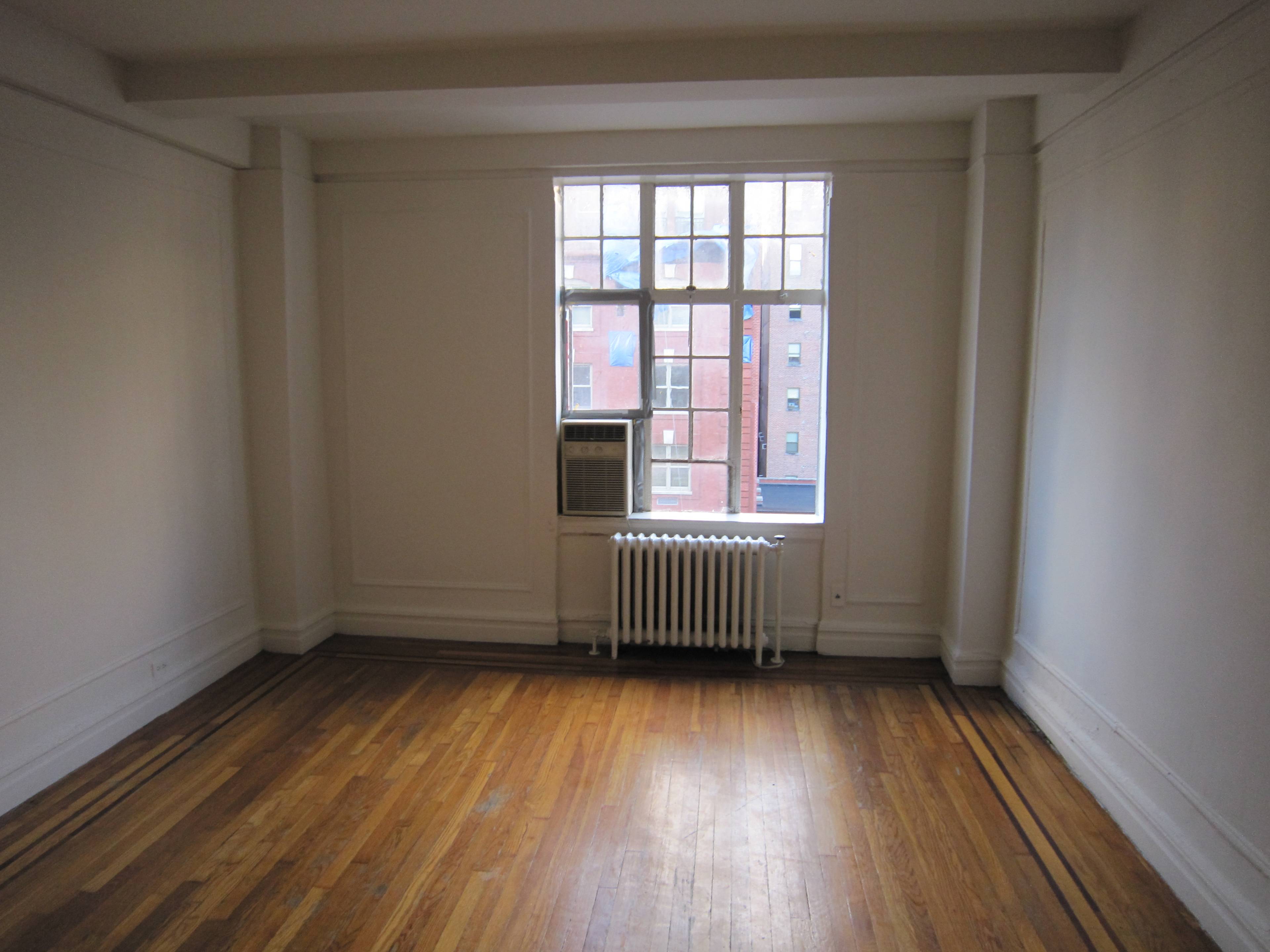 STUDIO IN CHELSEA  ART DISTRICT,  NEXT TO FAMOUS HIGHLINE PARK-CALL EMERY!!!