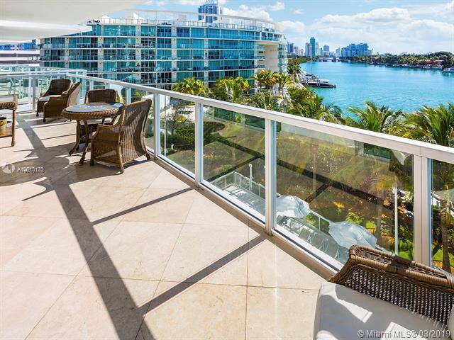 Spectacular 2 bedroom unit with unobstructed views of the intracoastal