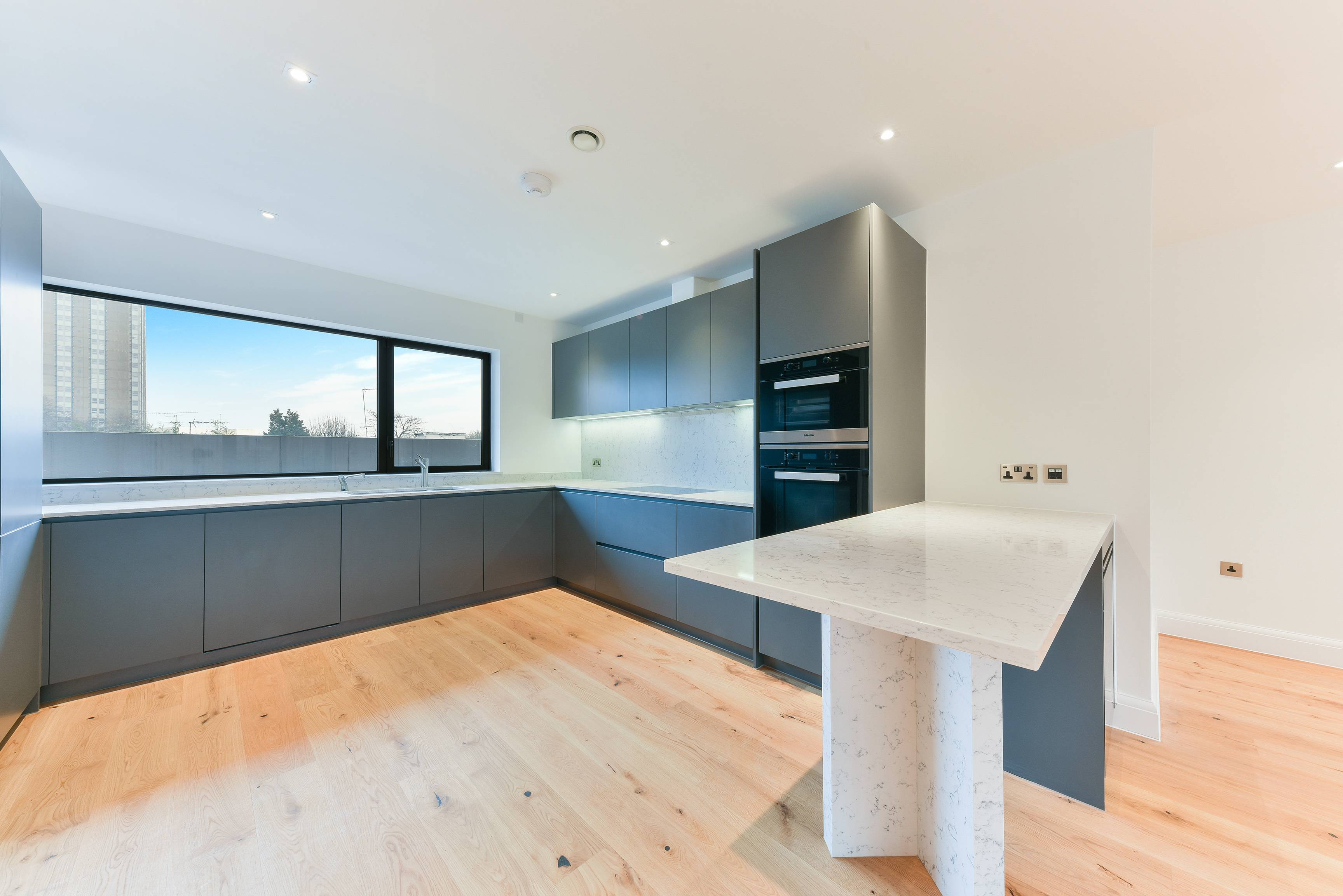Fantastic New-Build 4 Bedroom Townhouse - NW3