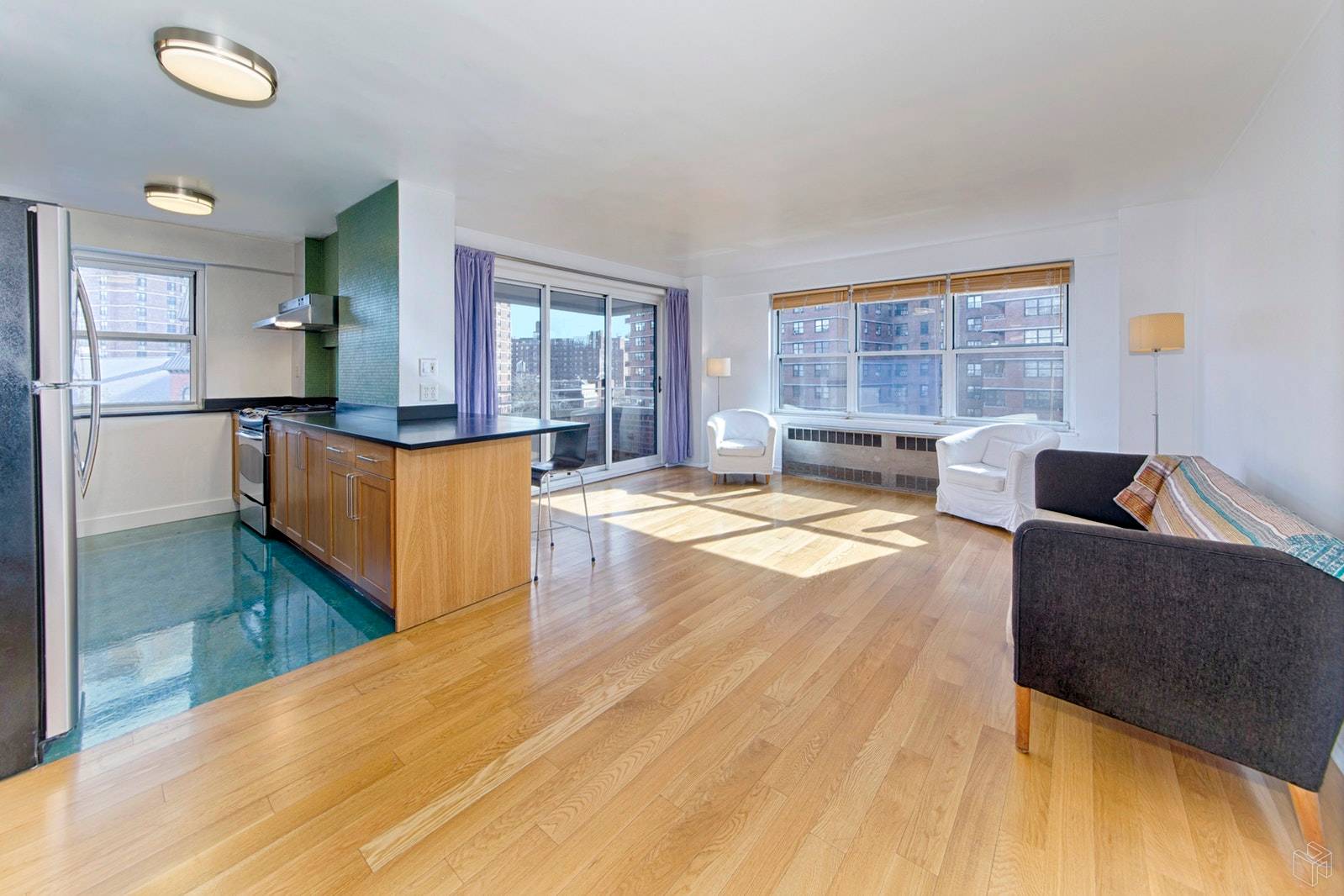 This fully renovated outside corner unit offers excellent light and views with no interior facing windows.