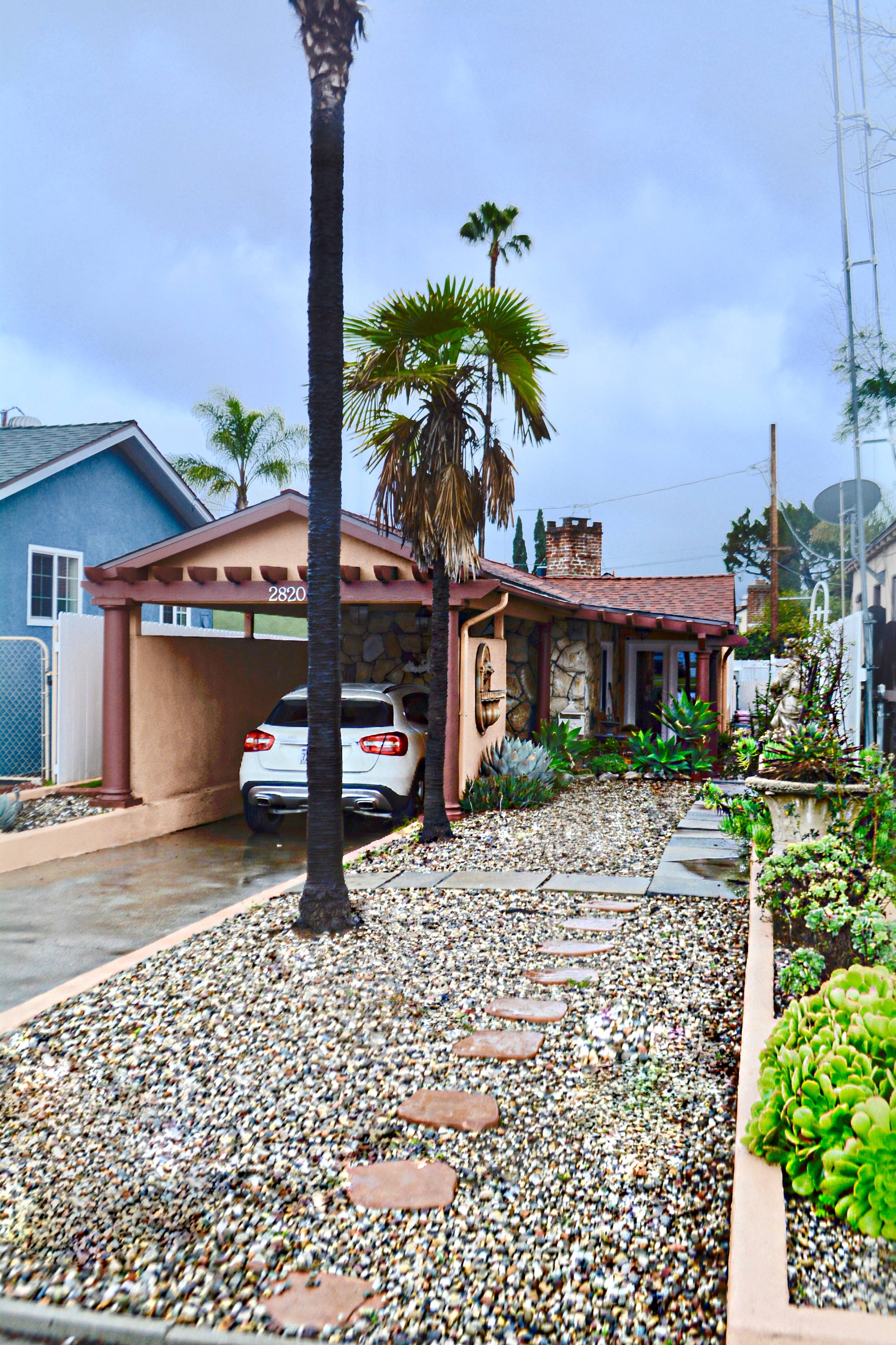 Fabulous Opportunity to purchase a 3 bed 2 bath single family home in Popular Burbank