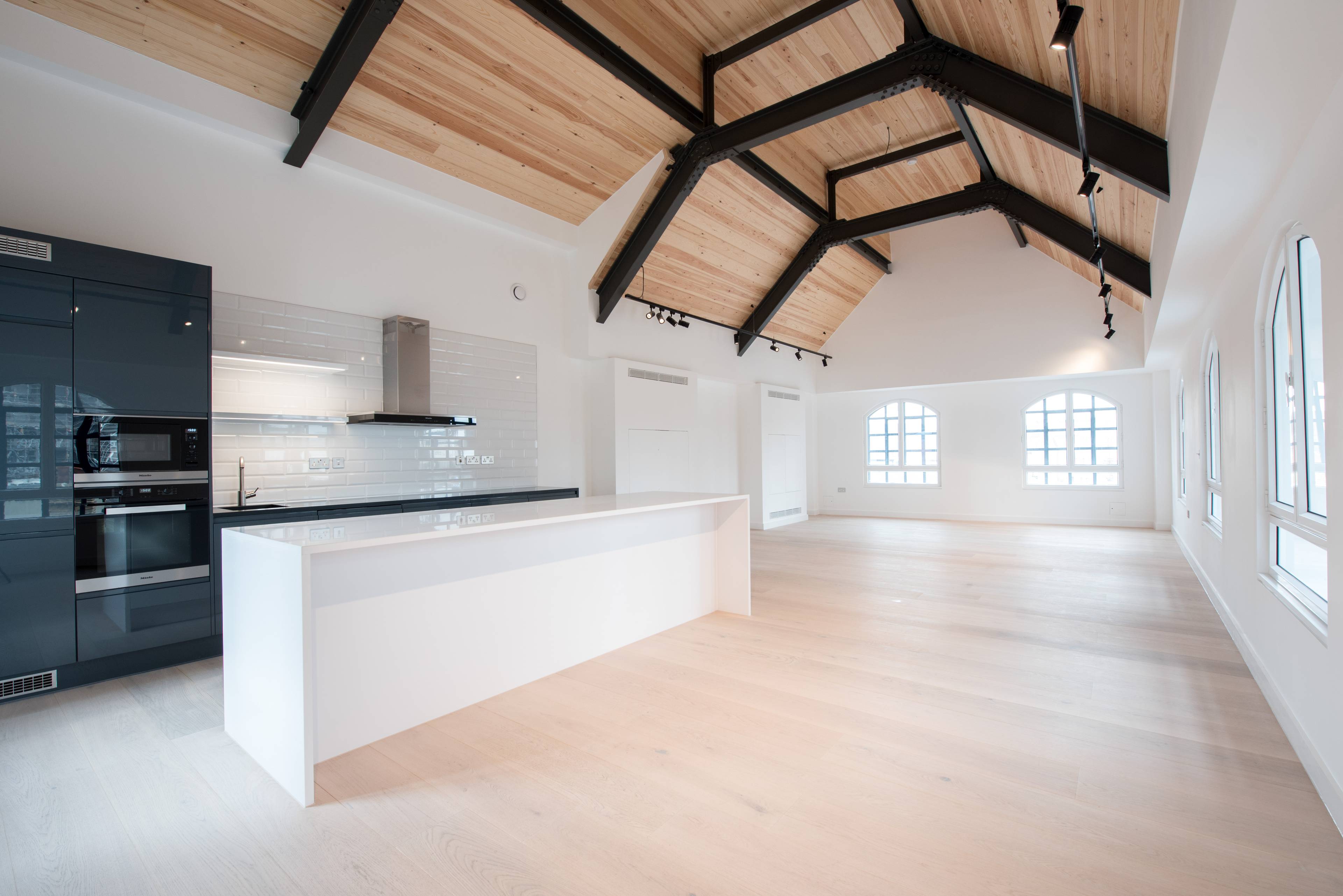4 Bedroom Duplex Loft Penthouse in Coopers' Lofts, London's Oldest Converted Brewery
